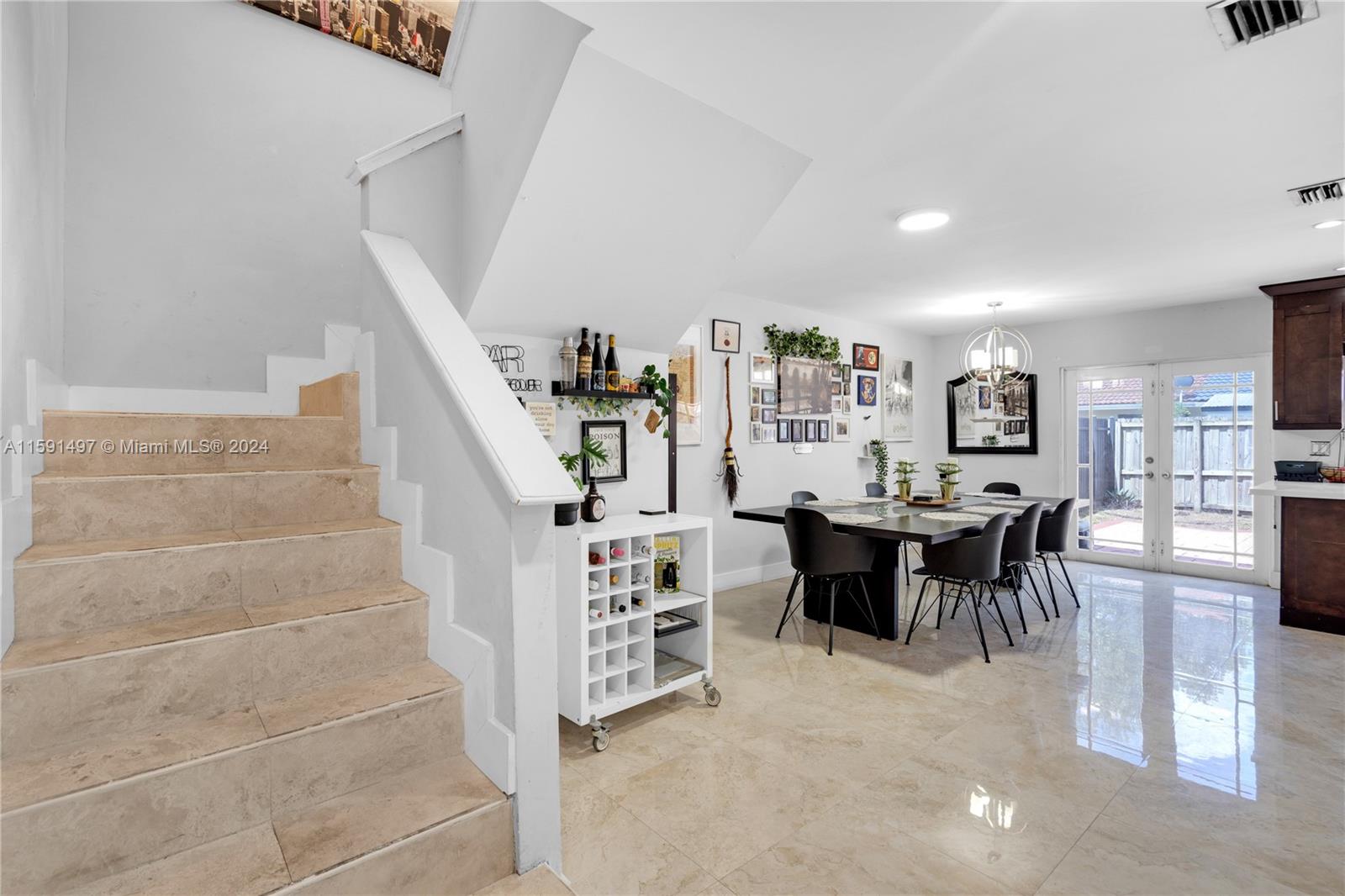 20020 E Oakmont Cir