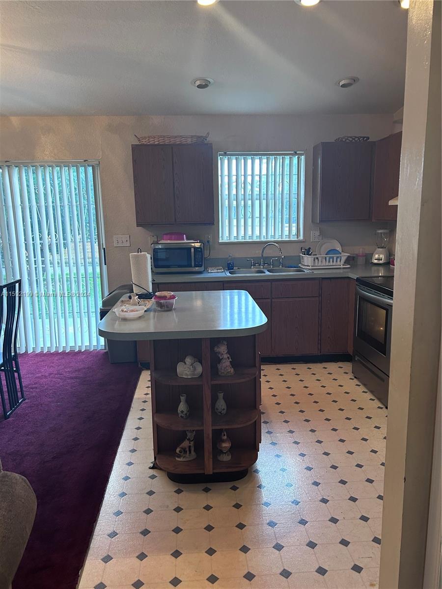 1320 NW 53rd St