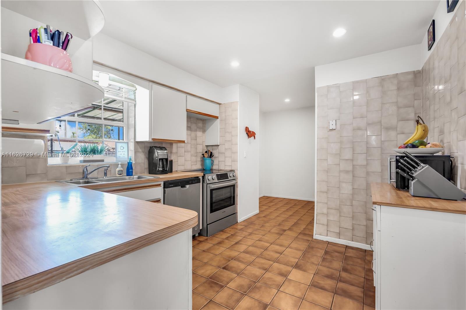 1100 SW 100th Ct