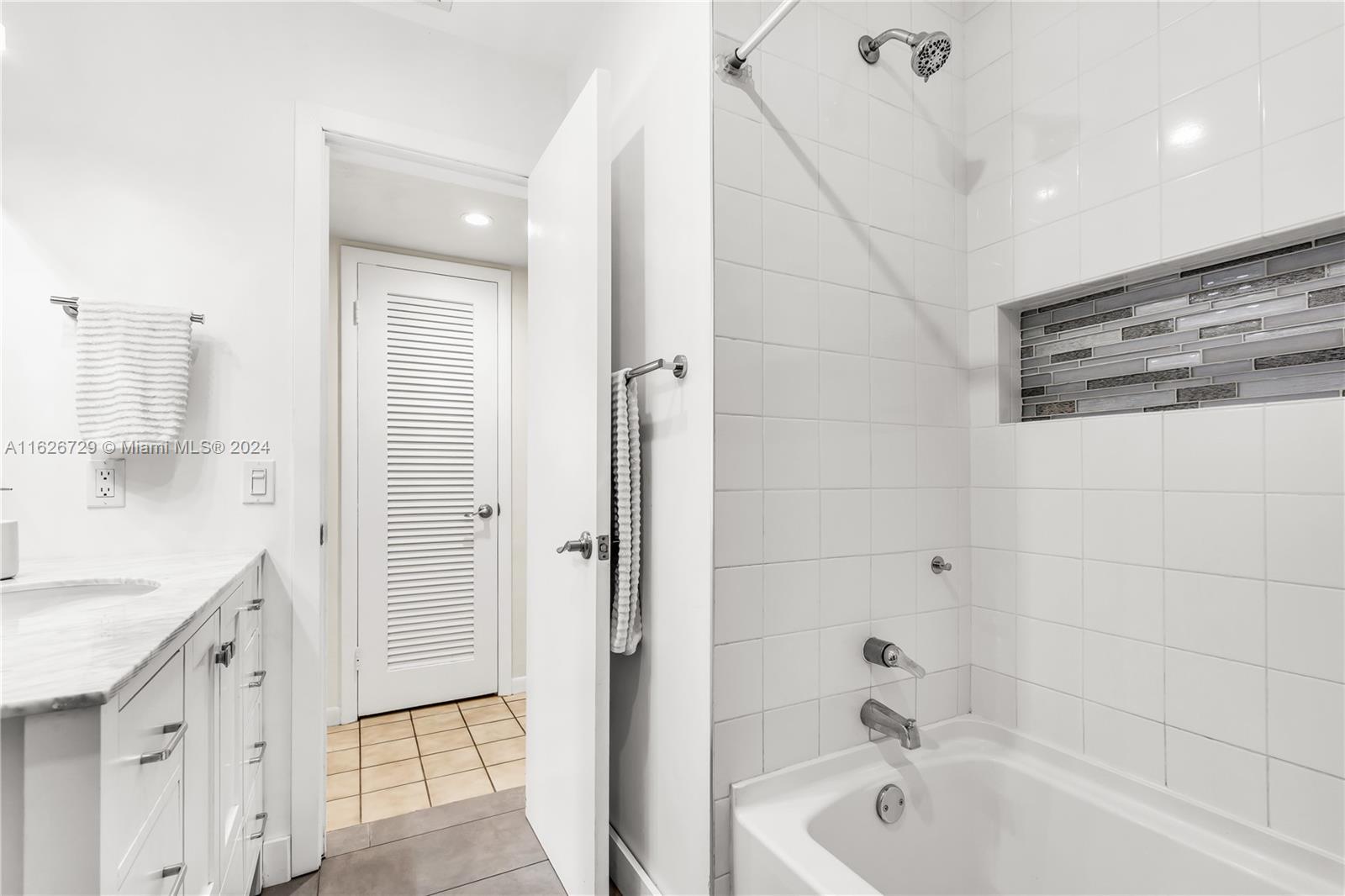 1100 SW 100th Ct