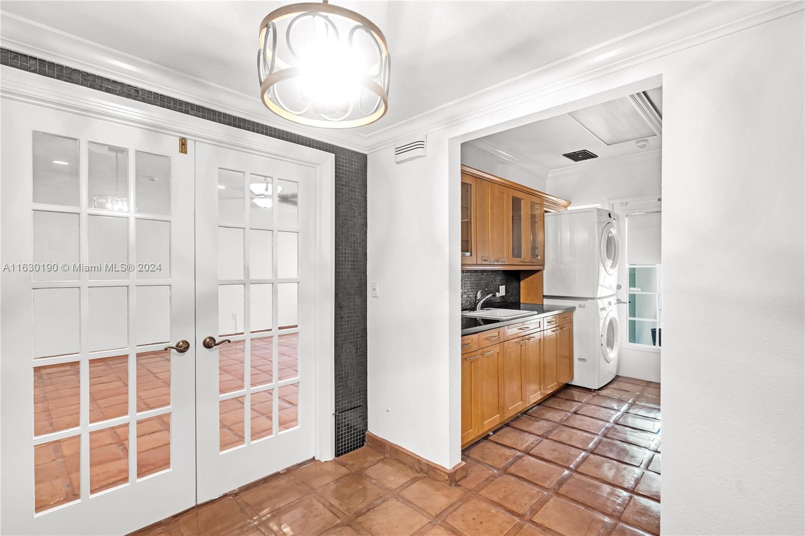 1751 Washington Ave # 2F