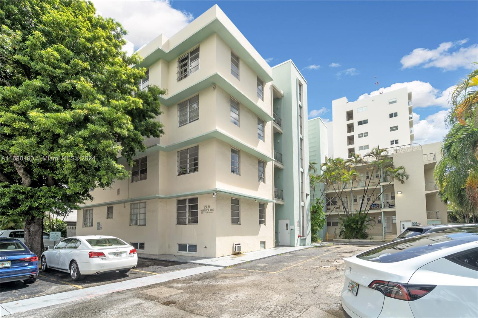 1751 Washington Ave # 2F