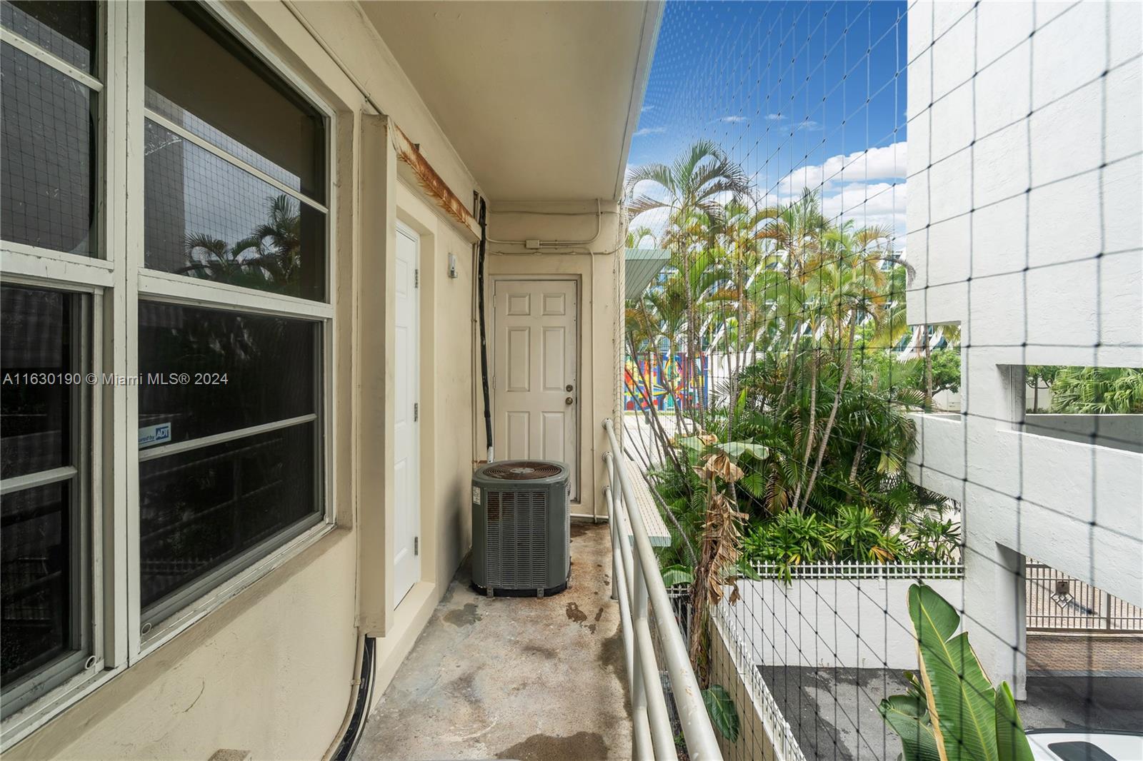 1751 Washington Ave # 2F