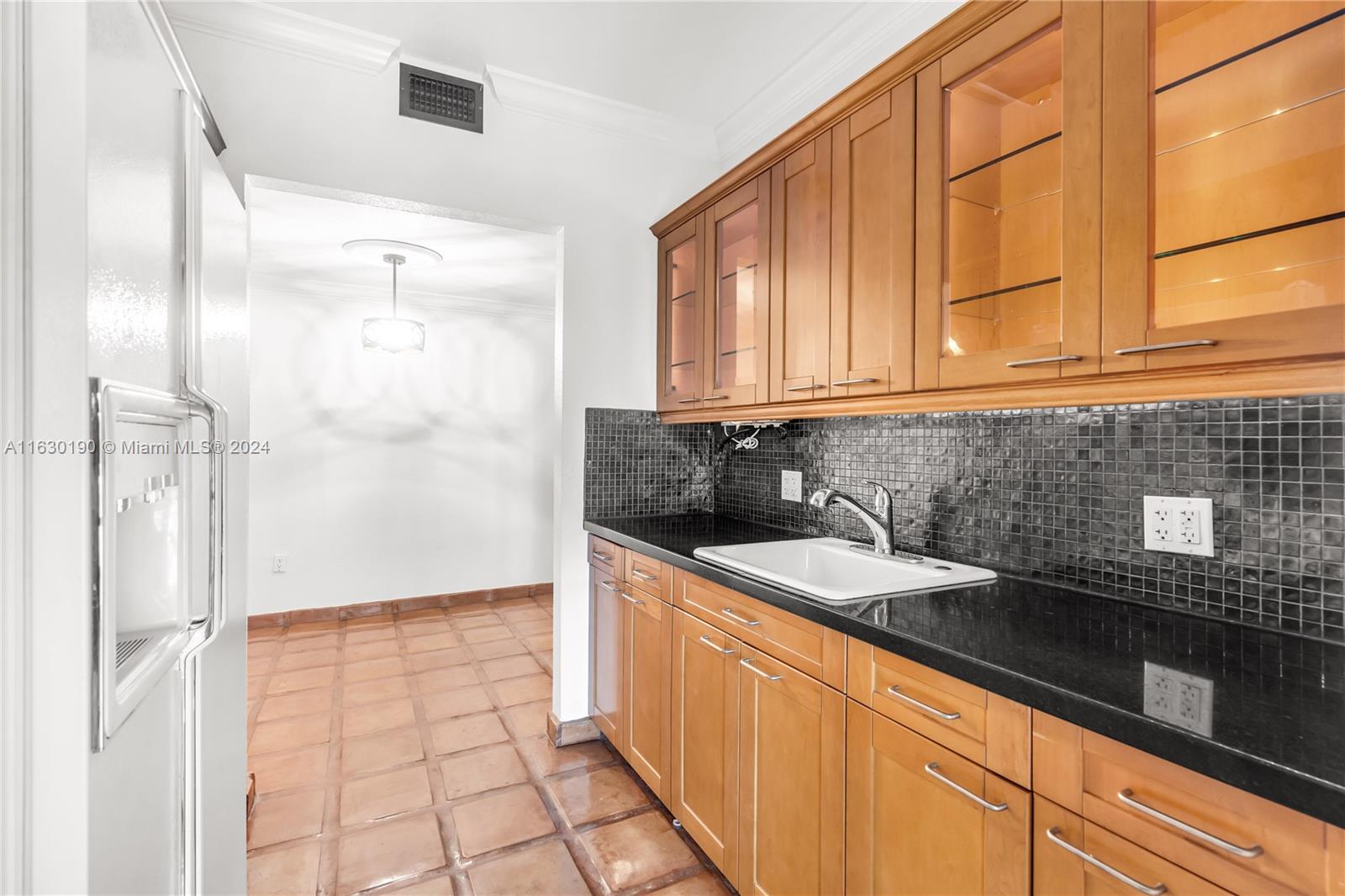 1751 Washington Ave # 2F