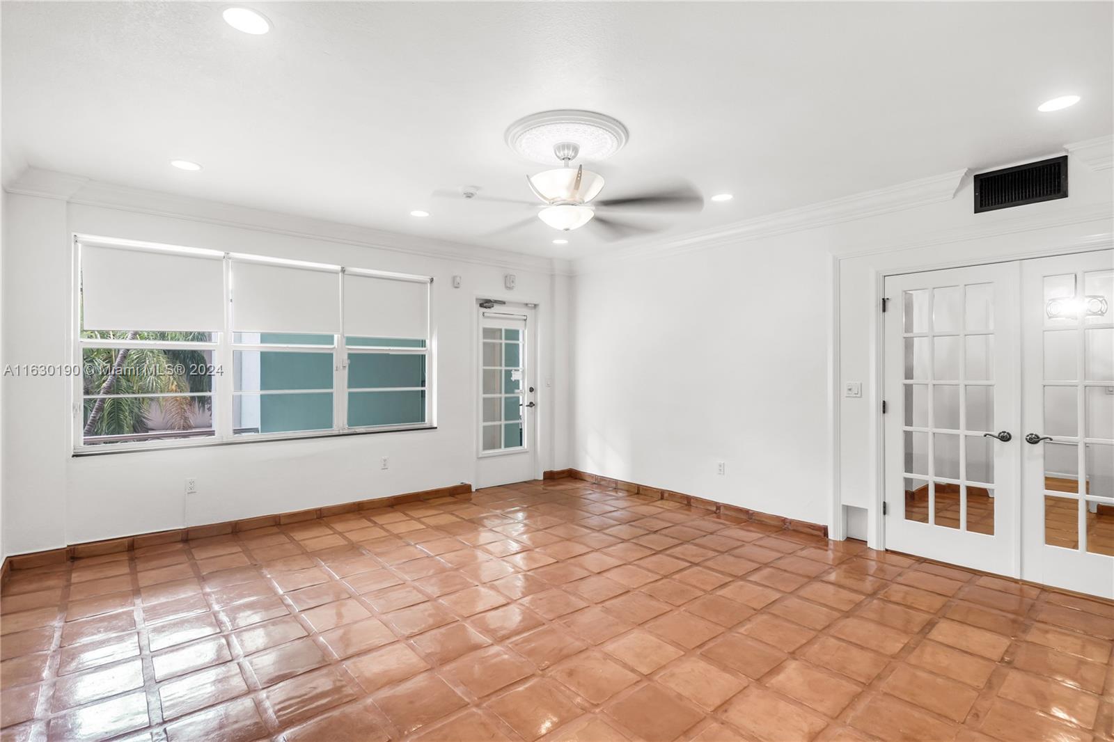 1751 Washington Ave # 2F