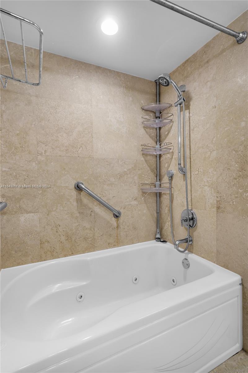 41 SE 5th St # 1608