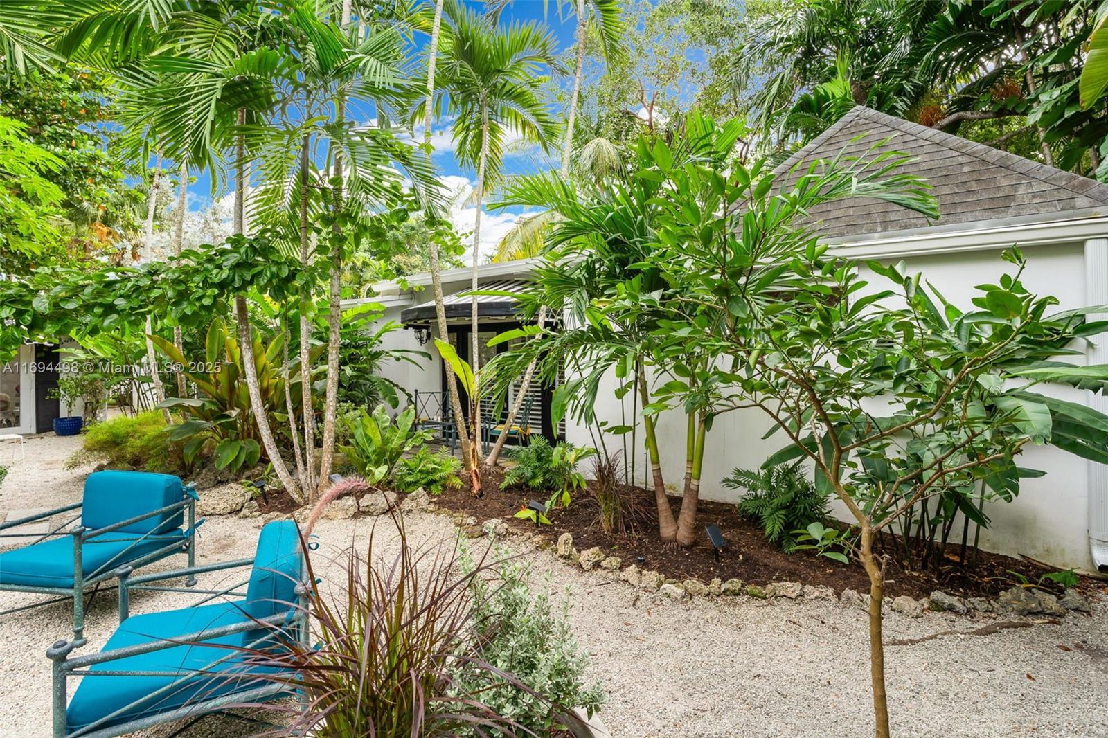 3686 Loquat Ave