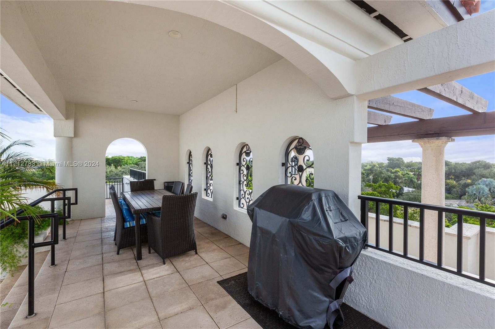 1121 Madruga Ave # 201