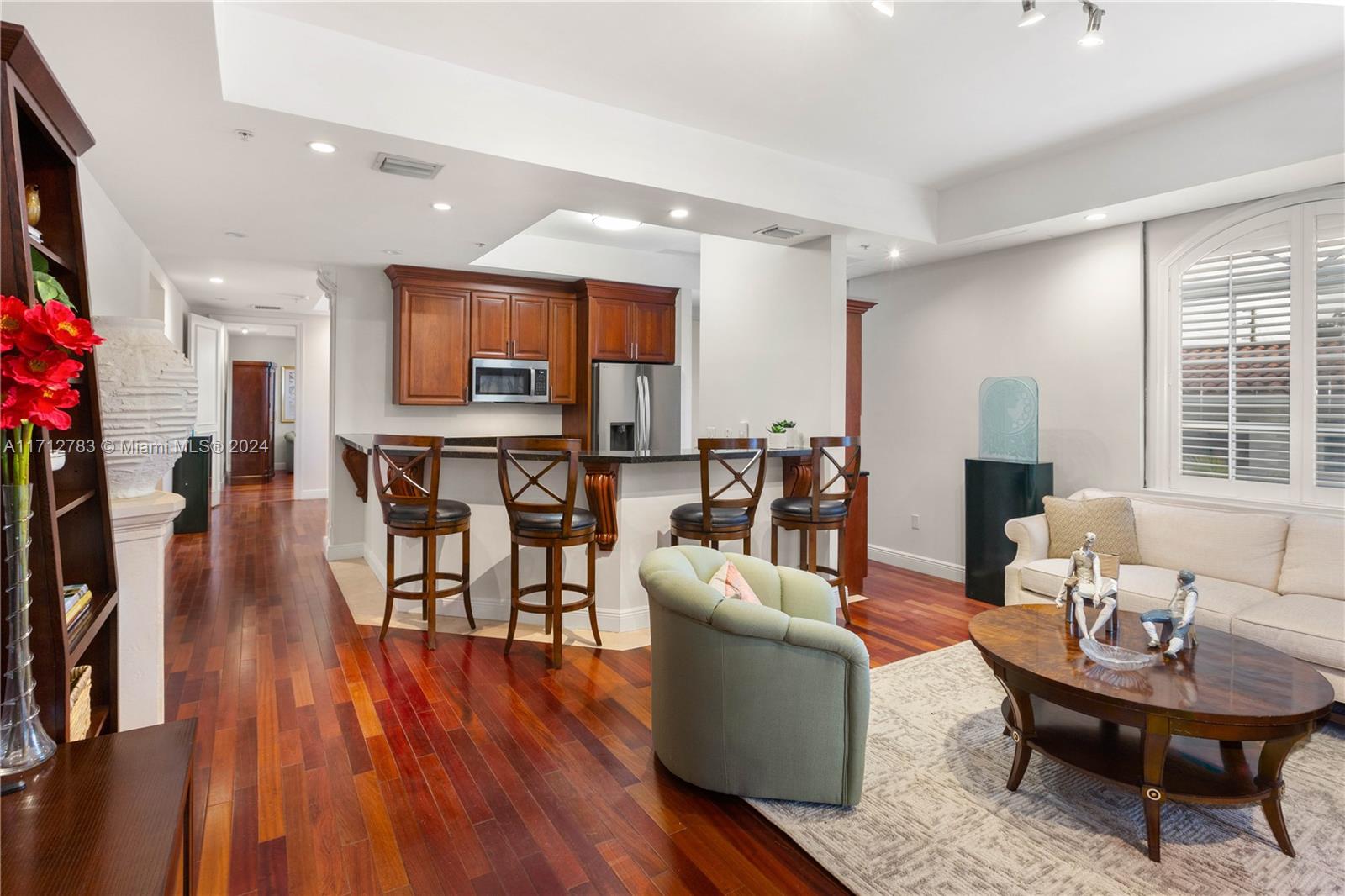 1121 Madruga Ave # 201