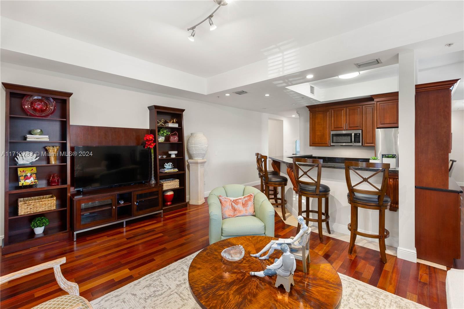 1121 Madruga Ave # 201