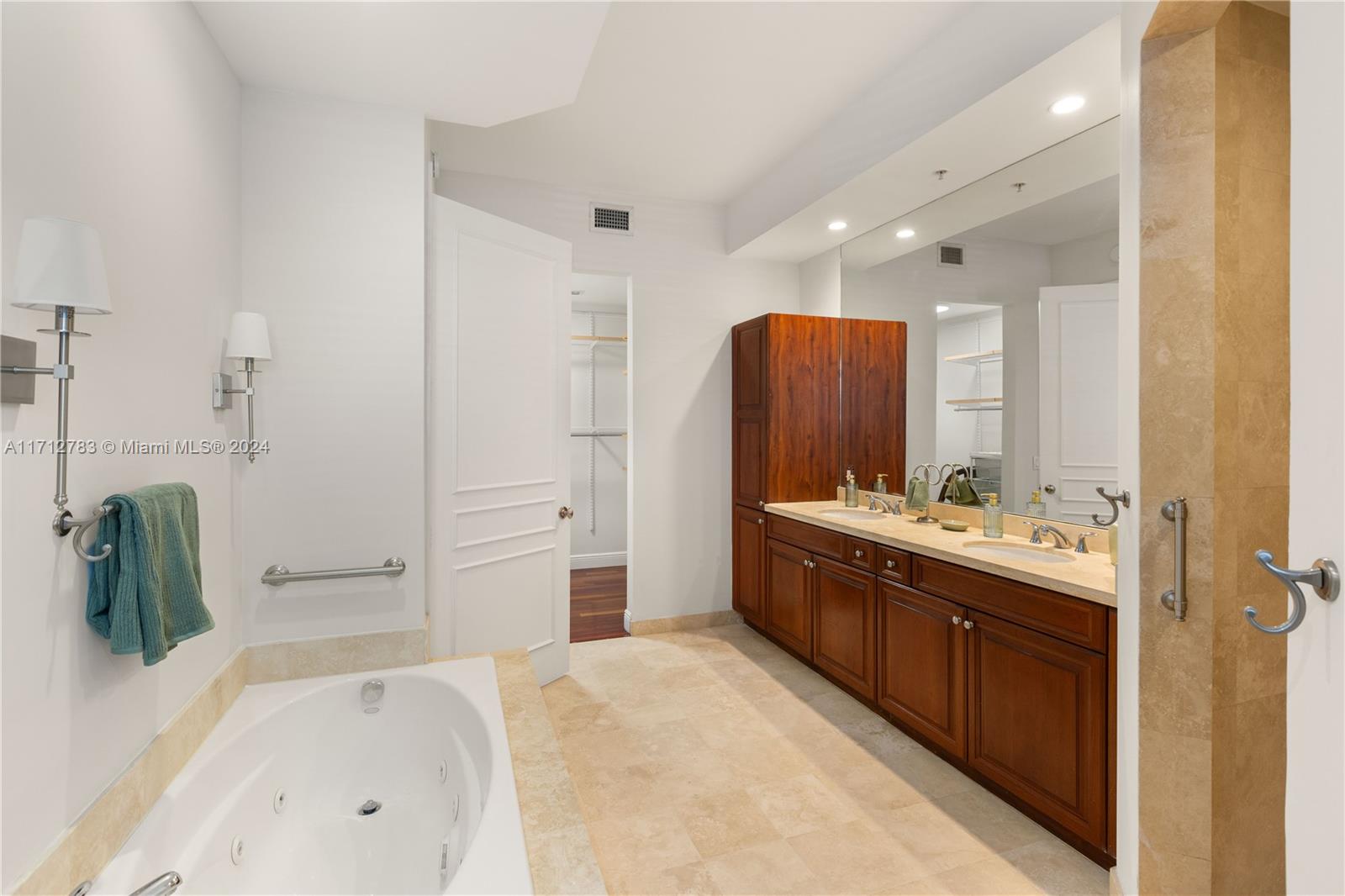 1121 Madruga Ave # 201