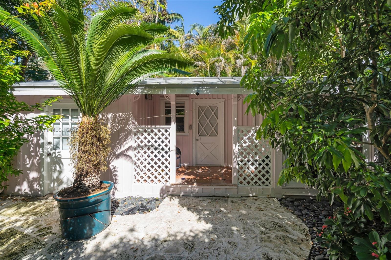 3613 Royal Palm Ave