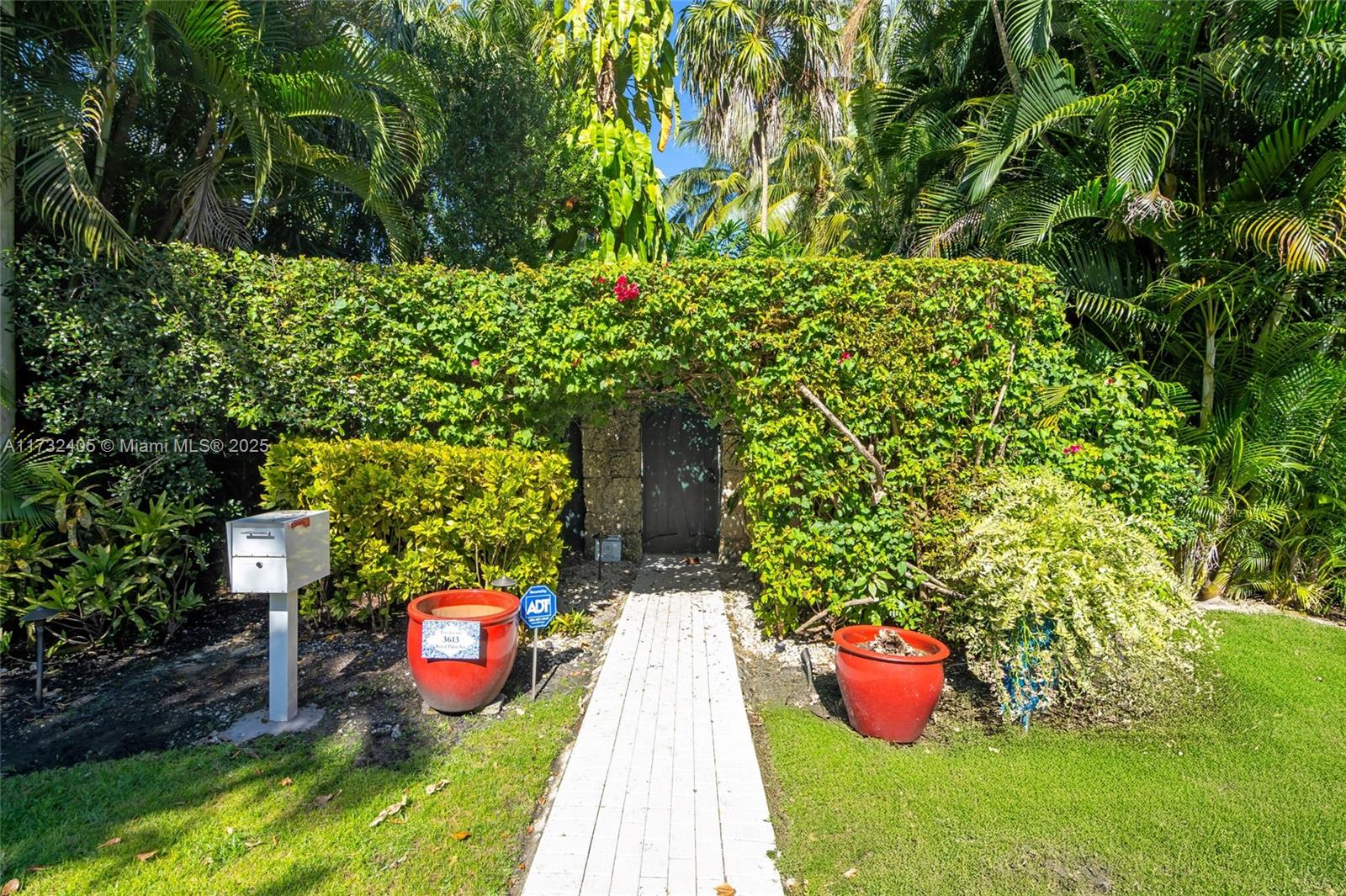 3613 Royal Palm Ave