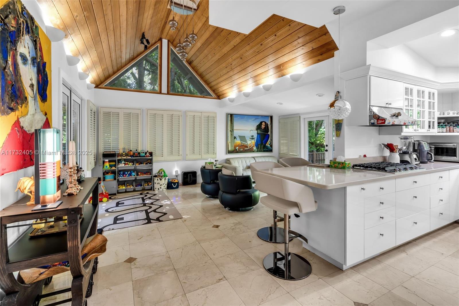 3613 Royal Palm Ave