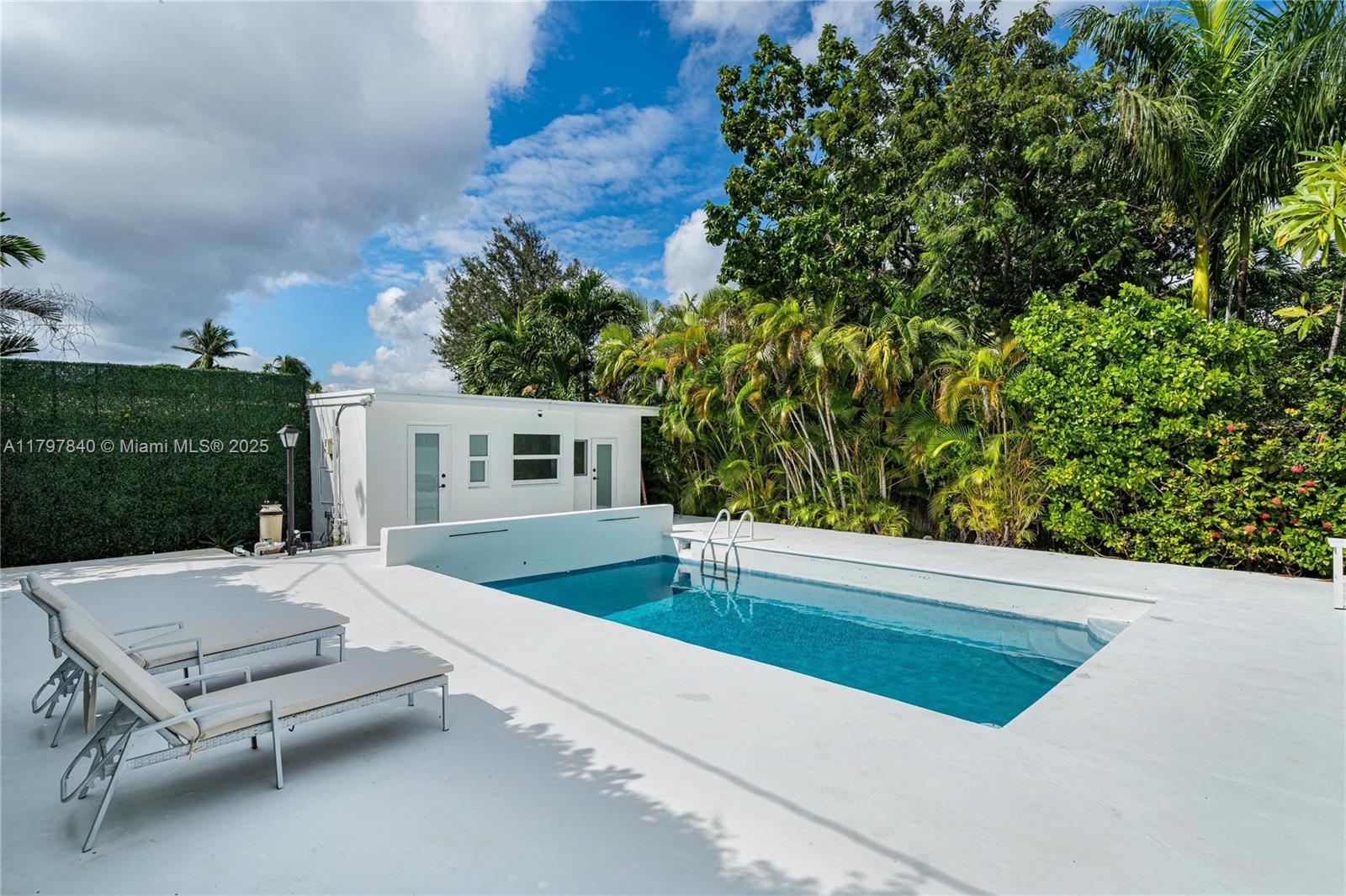 730 SW 26th Rd