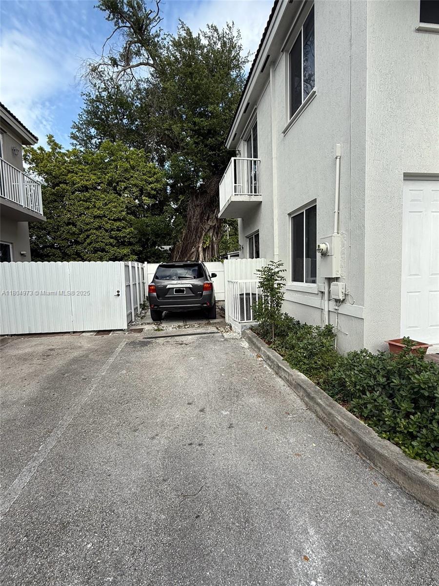 3119 NW 11th St # D2 Unit: 7-D2