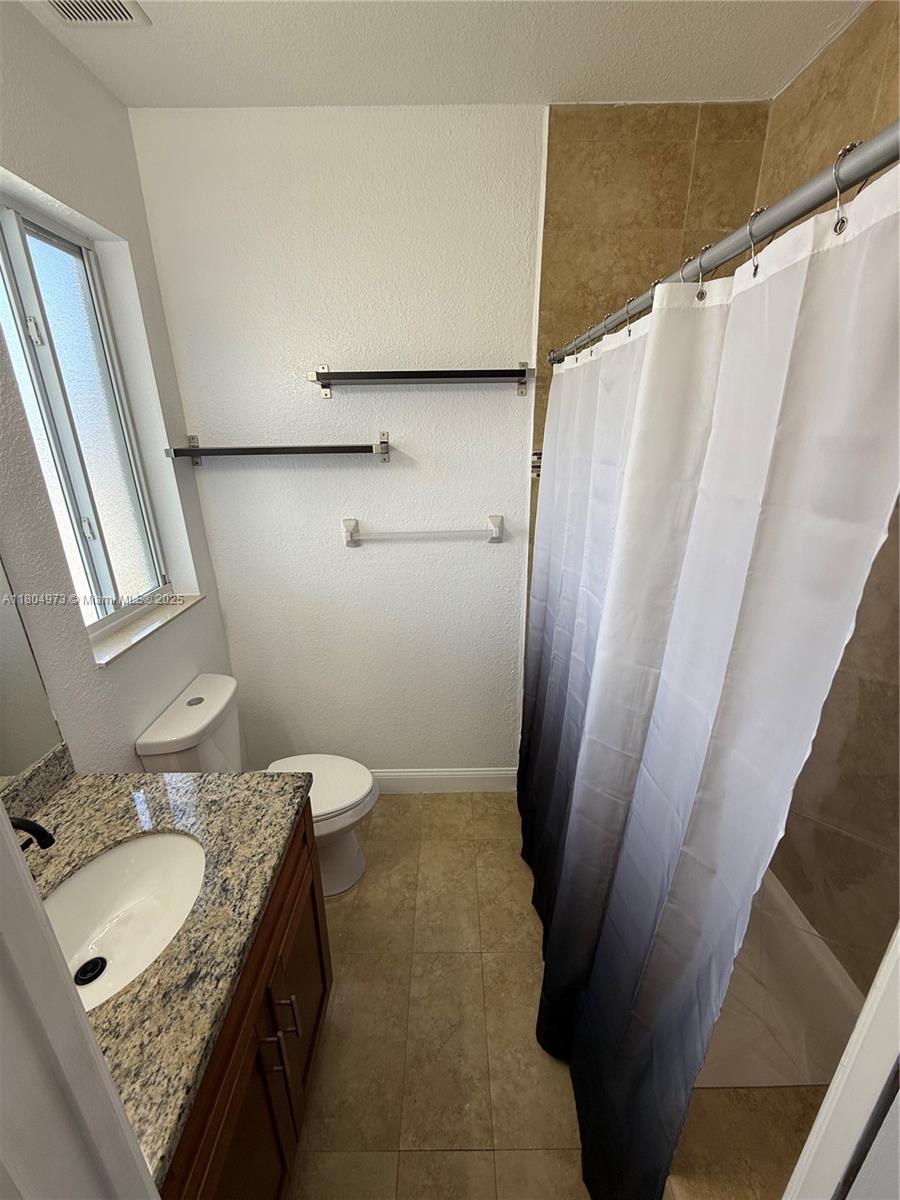 3119 NW 11th St # D2 Unit: 7-D2