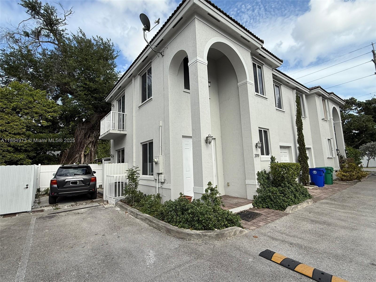 3119 NW 11th St # D2 Unit: 7-D2