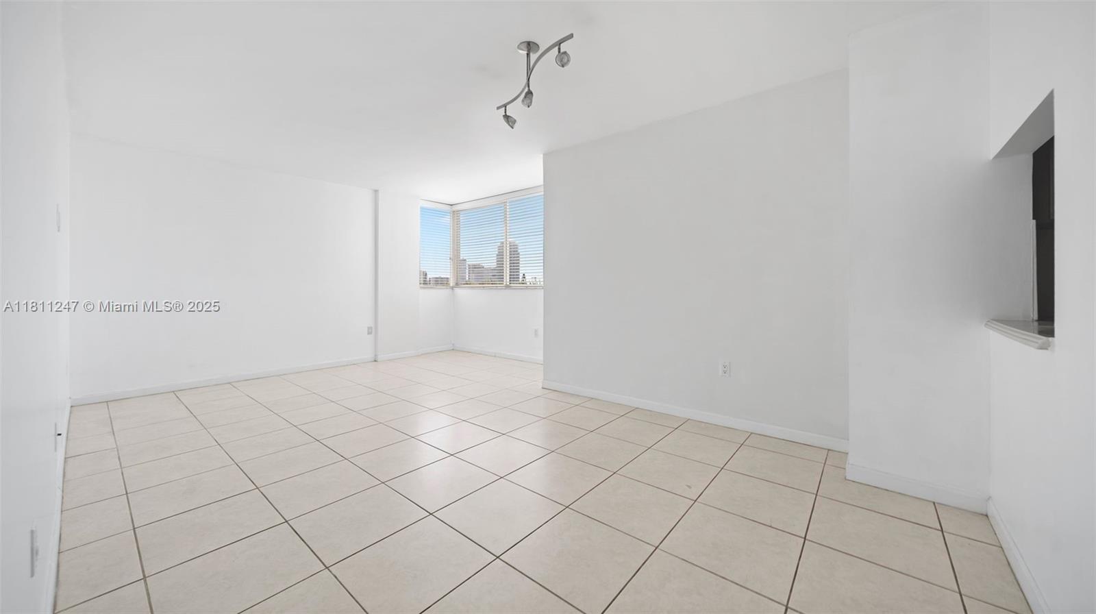 2400 SW 3rd Ave # 606