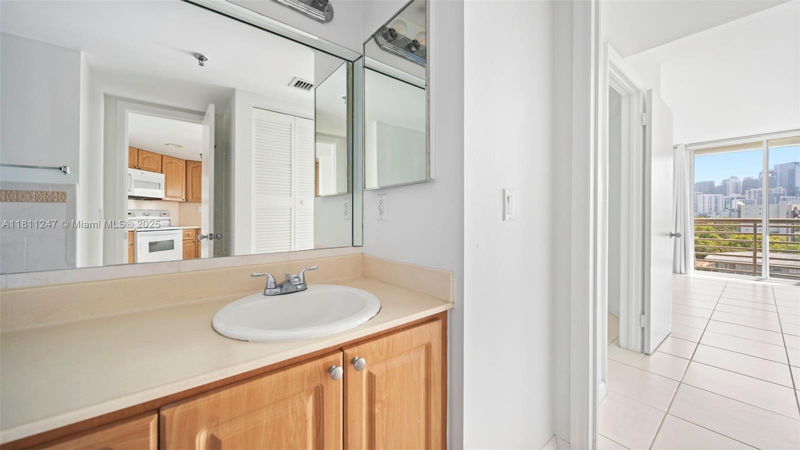 2400 SW 3rd Ave # 606