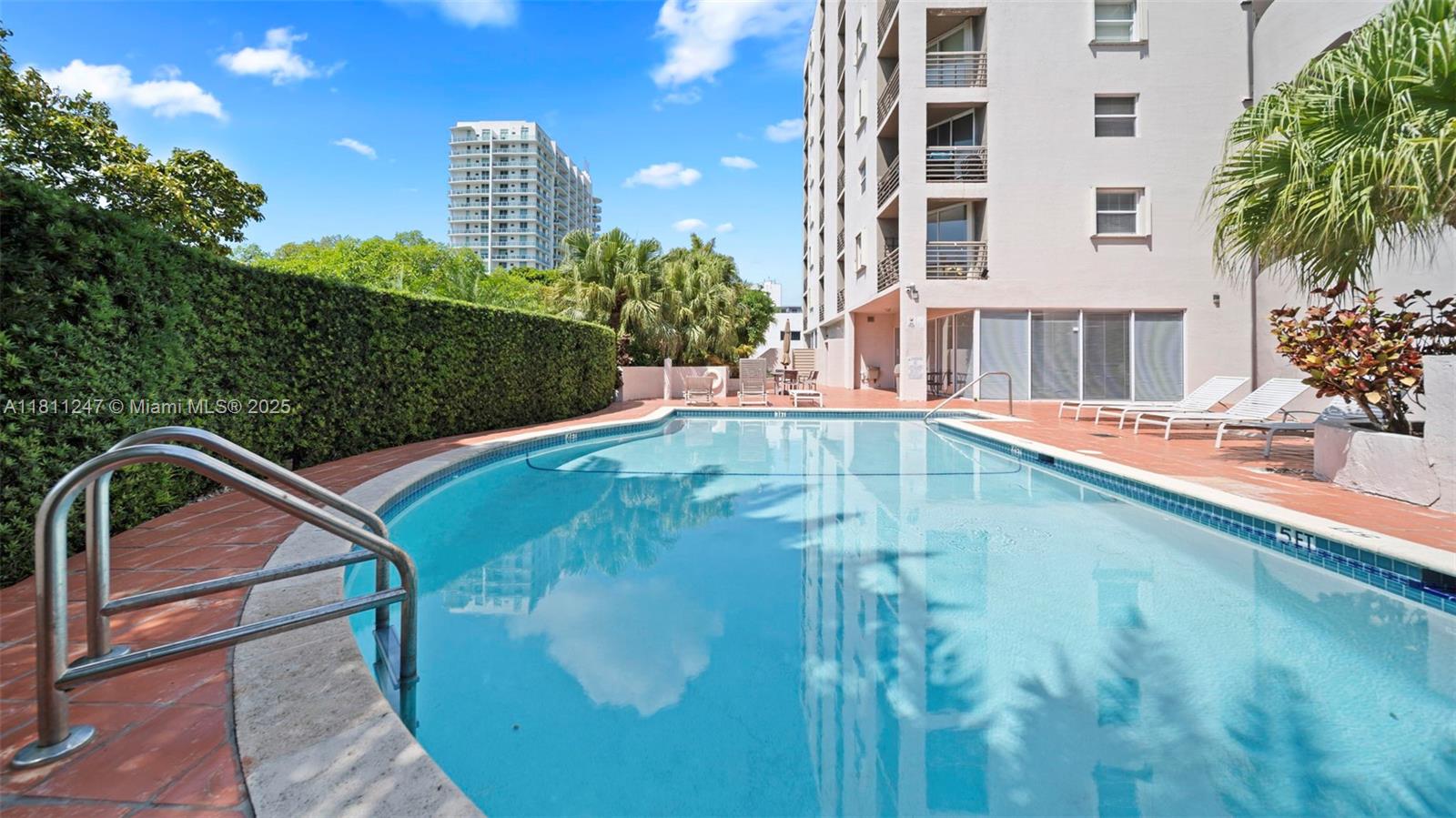 2400 SW 3rd Ave # 606