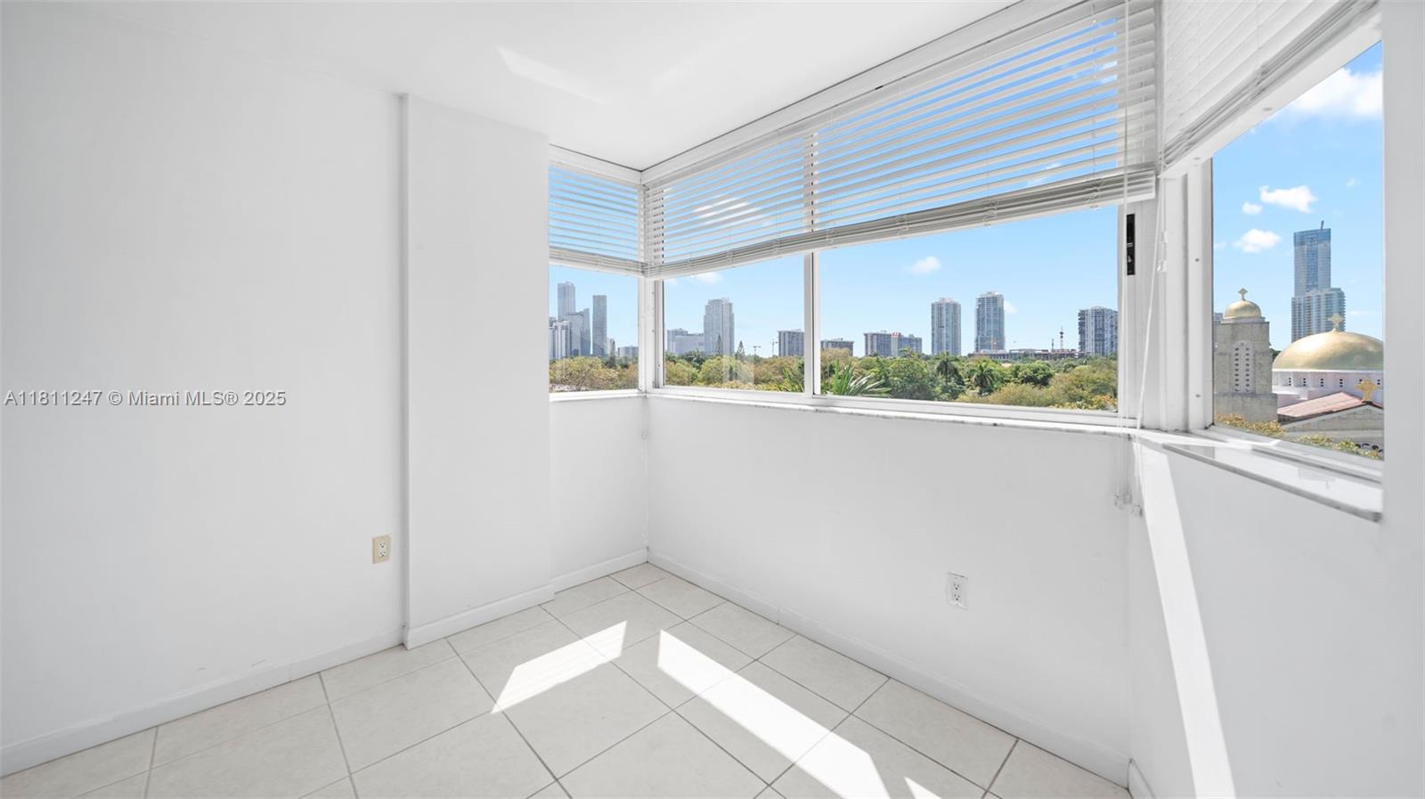 2400 SW 3rd Ave # 606