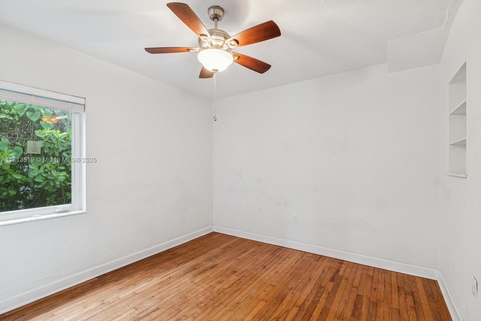 2350 SW 26th St