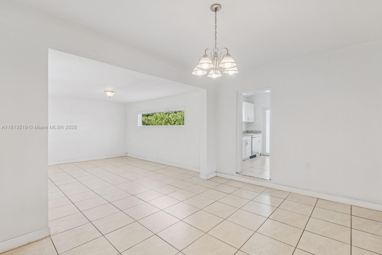 2350 SW 26th St