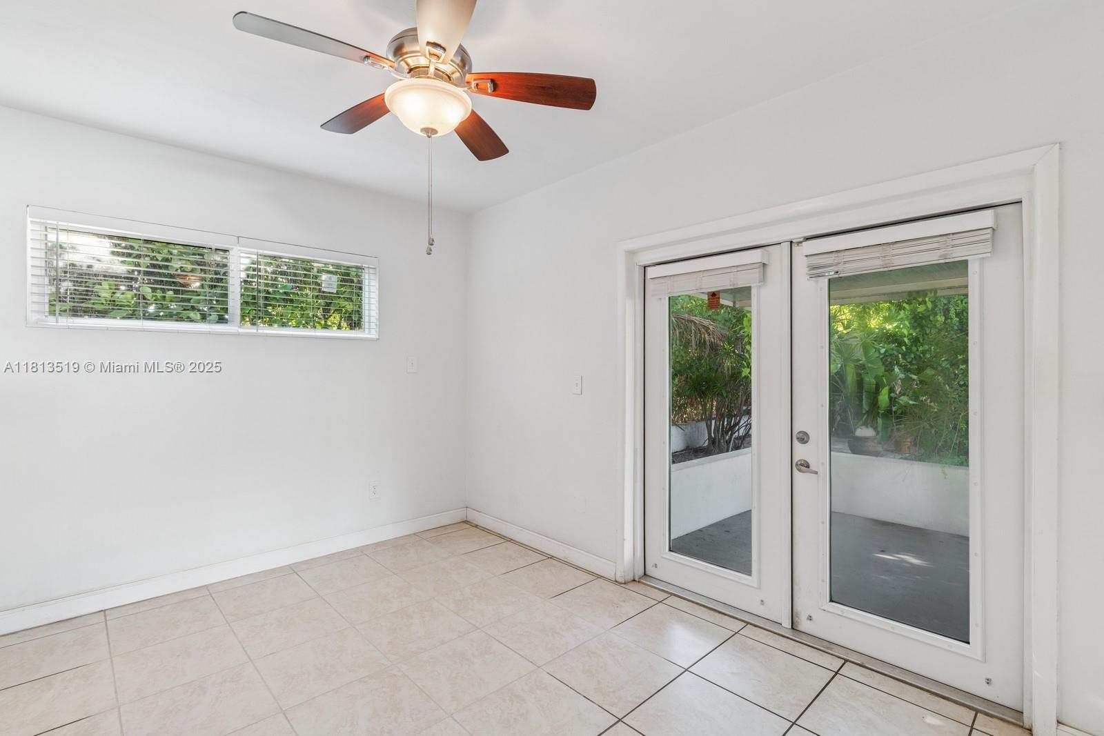 2350 SW 26th St