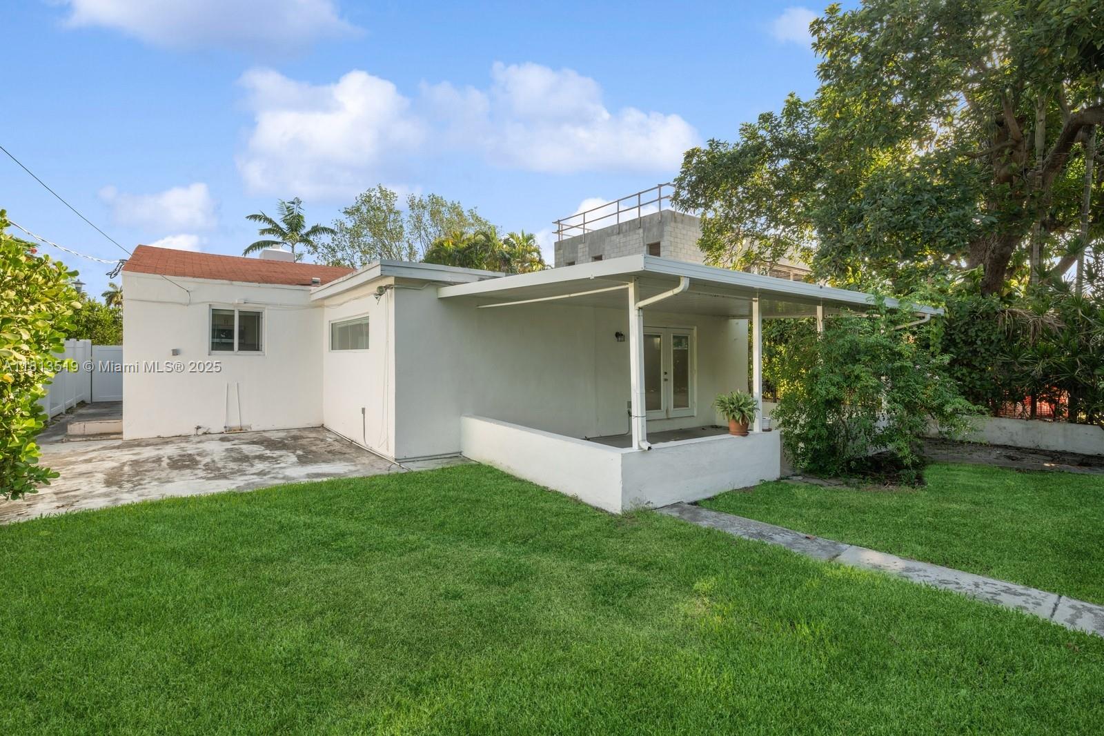 2350 SW 26th St