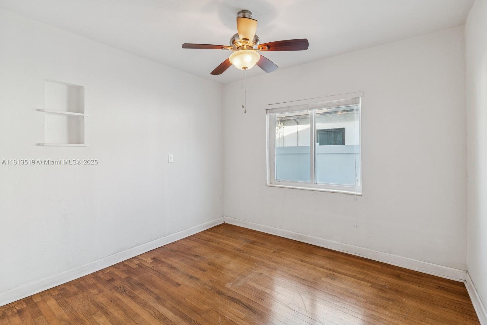 2350 SW 26th St