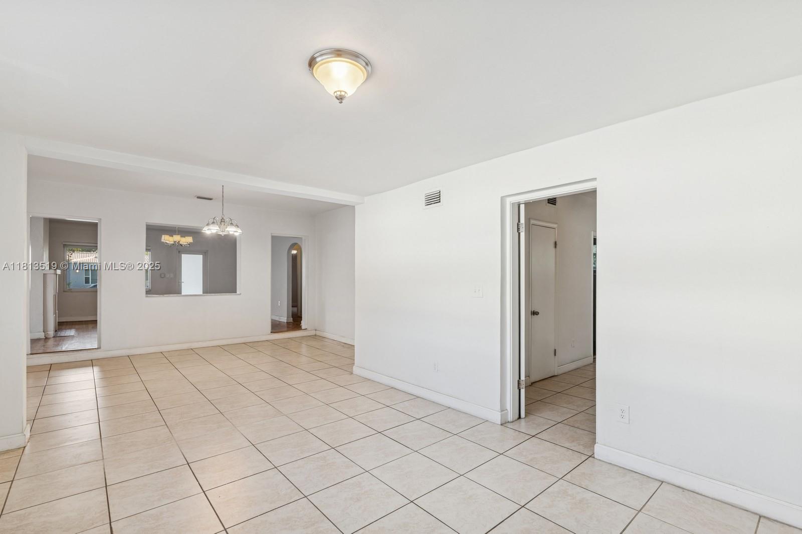 2350 SW 26th St