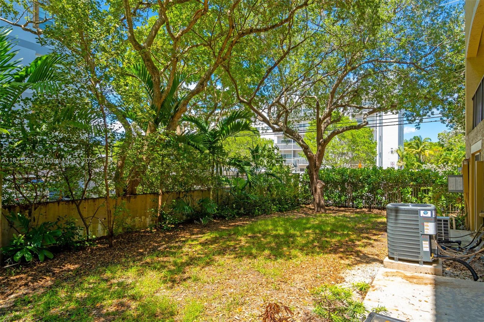 8940 NE 8th Ave # 1203
