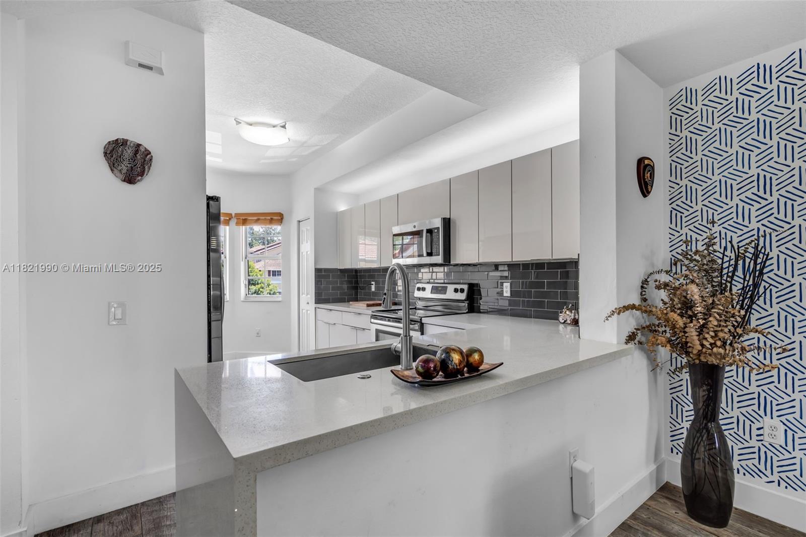 8940 NE 8th Ave # 1203