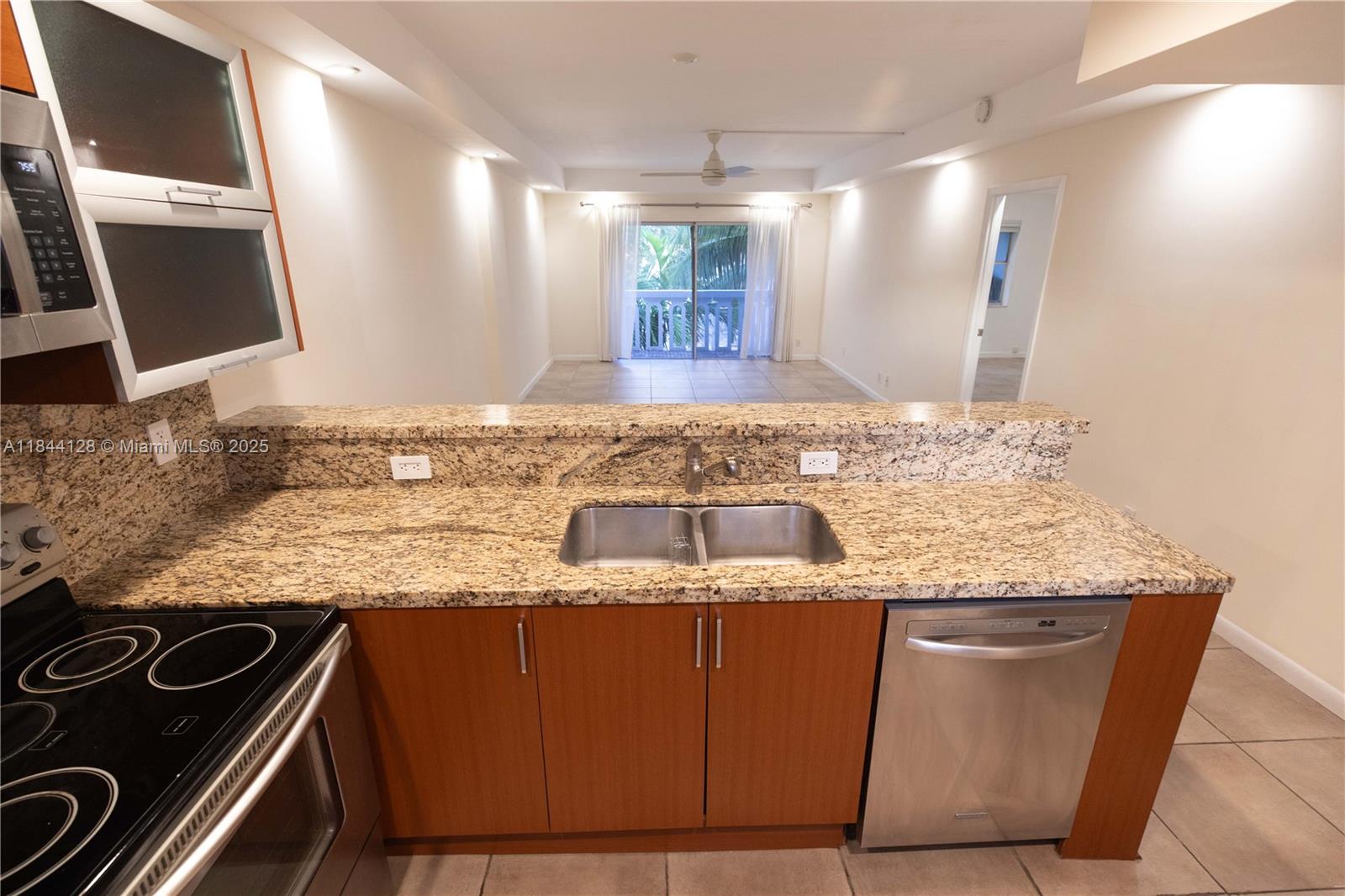 100 Edgewater Dr # 336