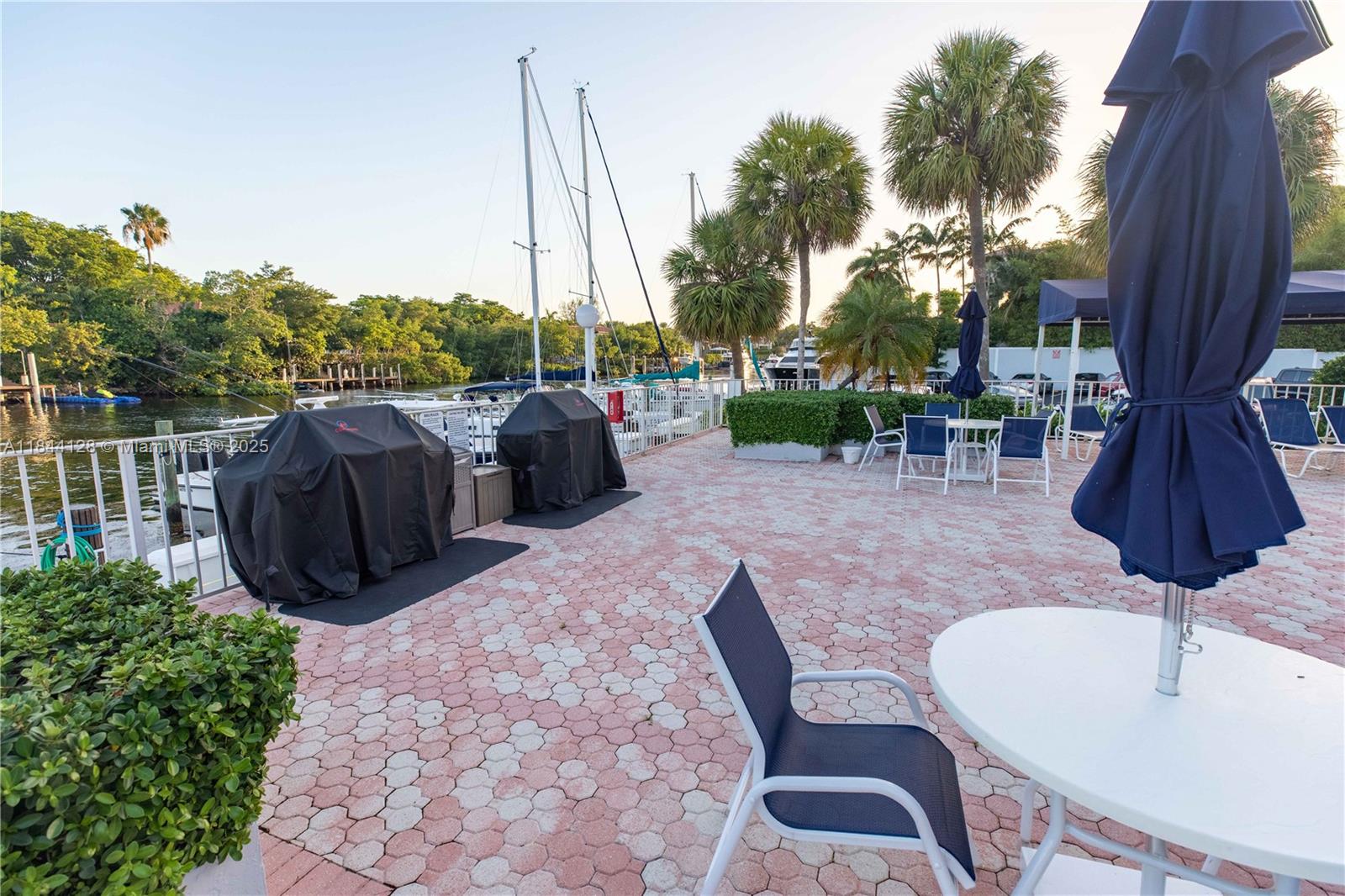 100 Edgewater Dr # 336