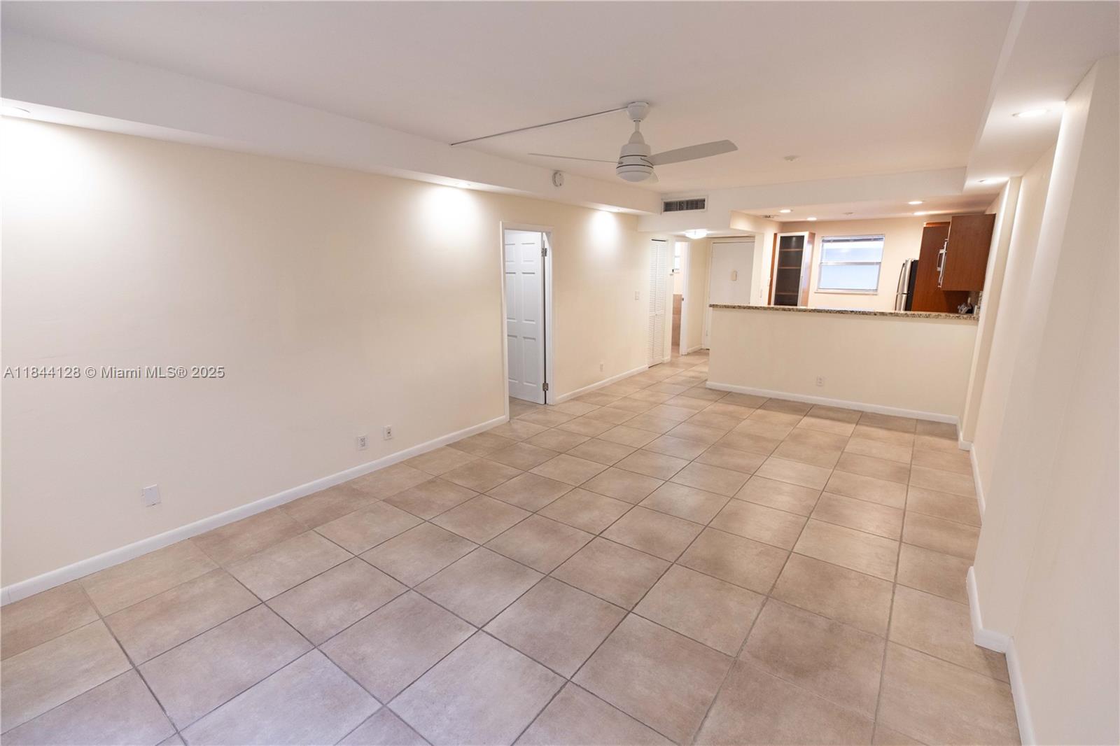 100 Edgewater Dr # 336