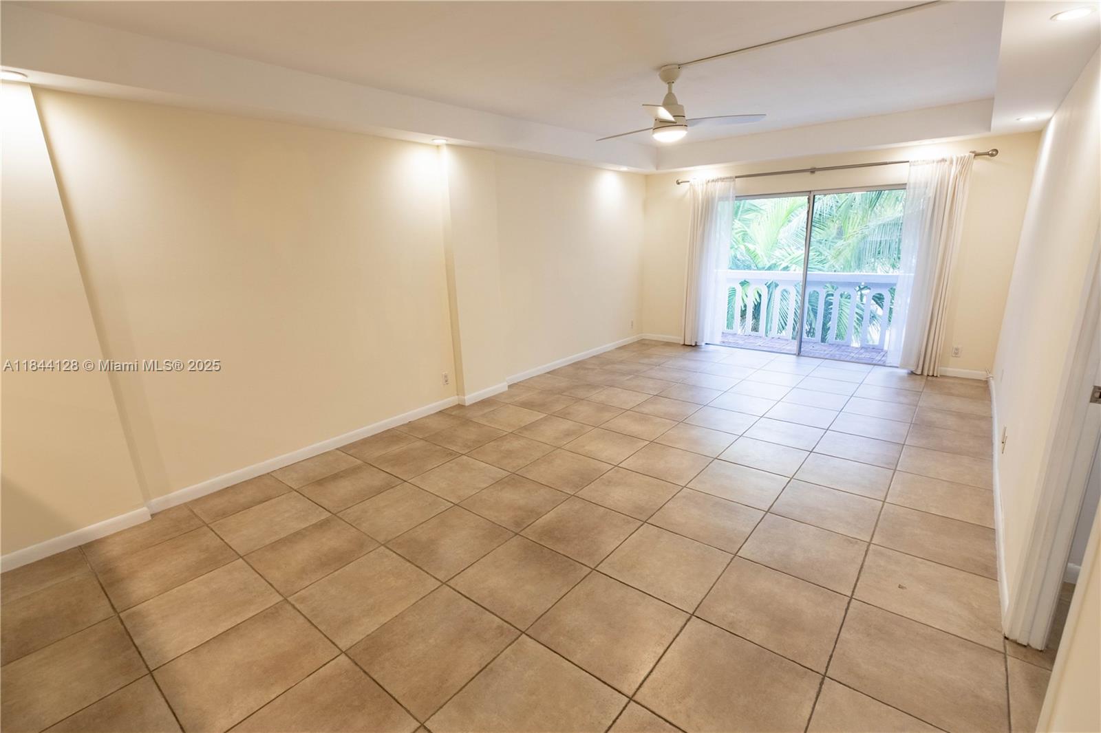 100 Edgewater Dr # 336