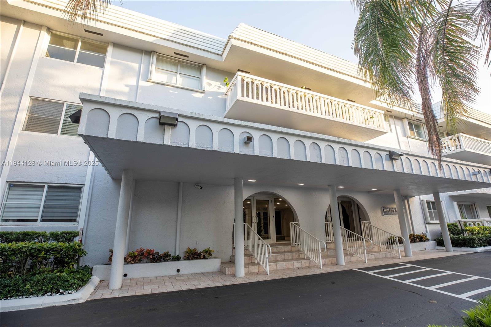 100 Edgewater Dr # 336