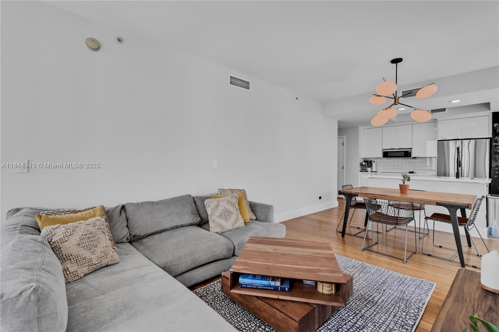 888 Biscayne Boulevard # 812