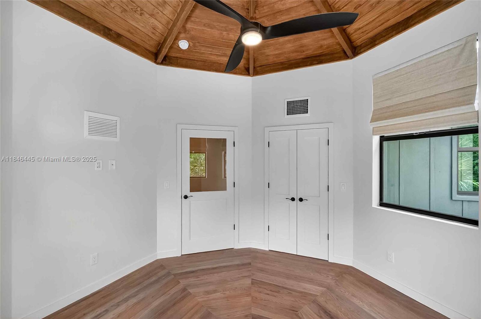 2315 Swanson Ave
