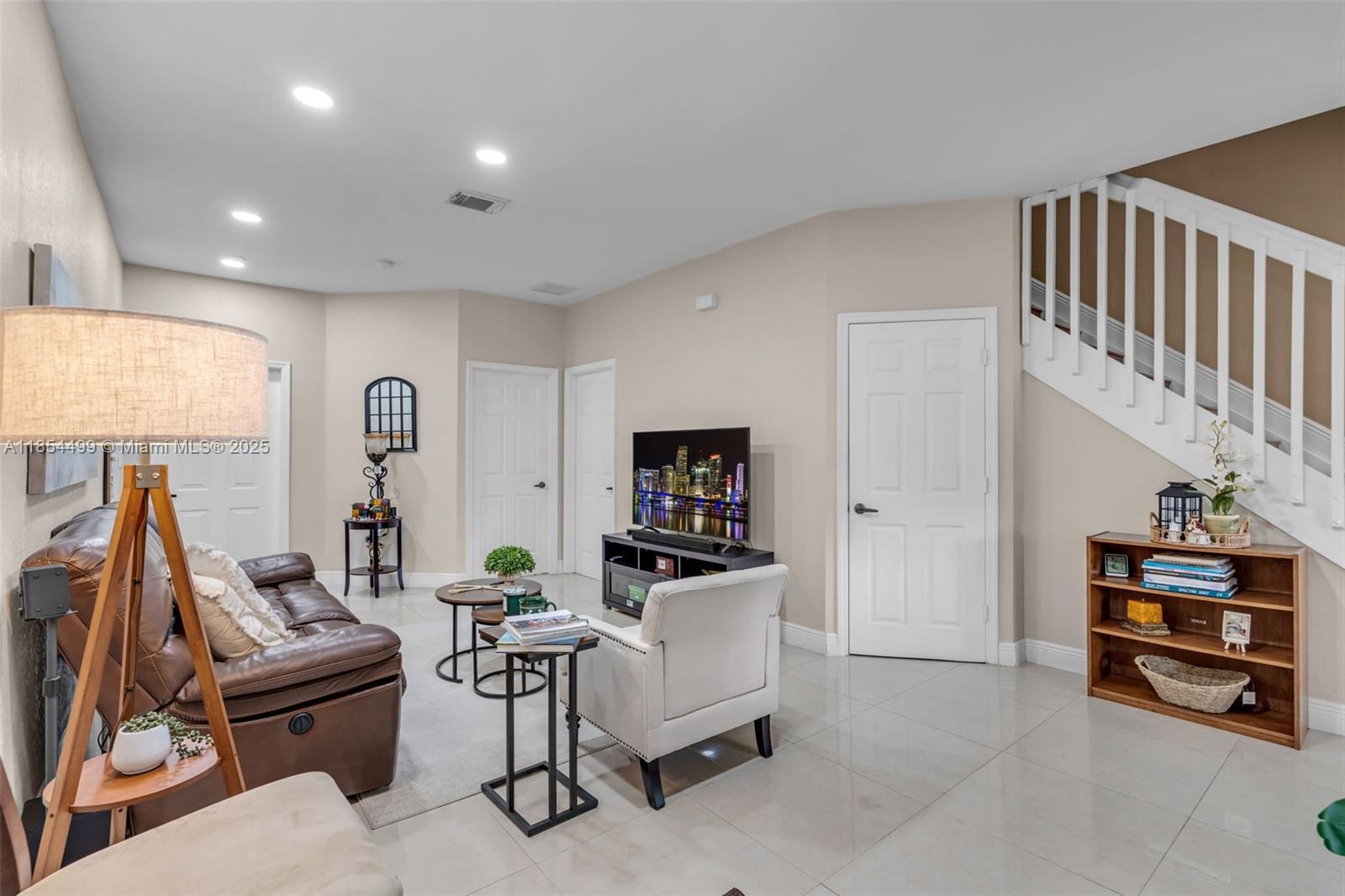 8401 NW 107th ct # 36 Unit: 4-36