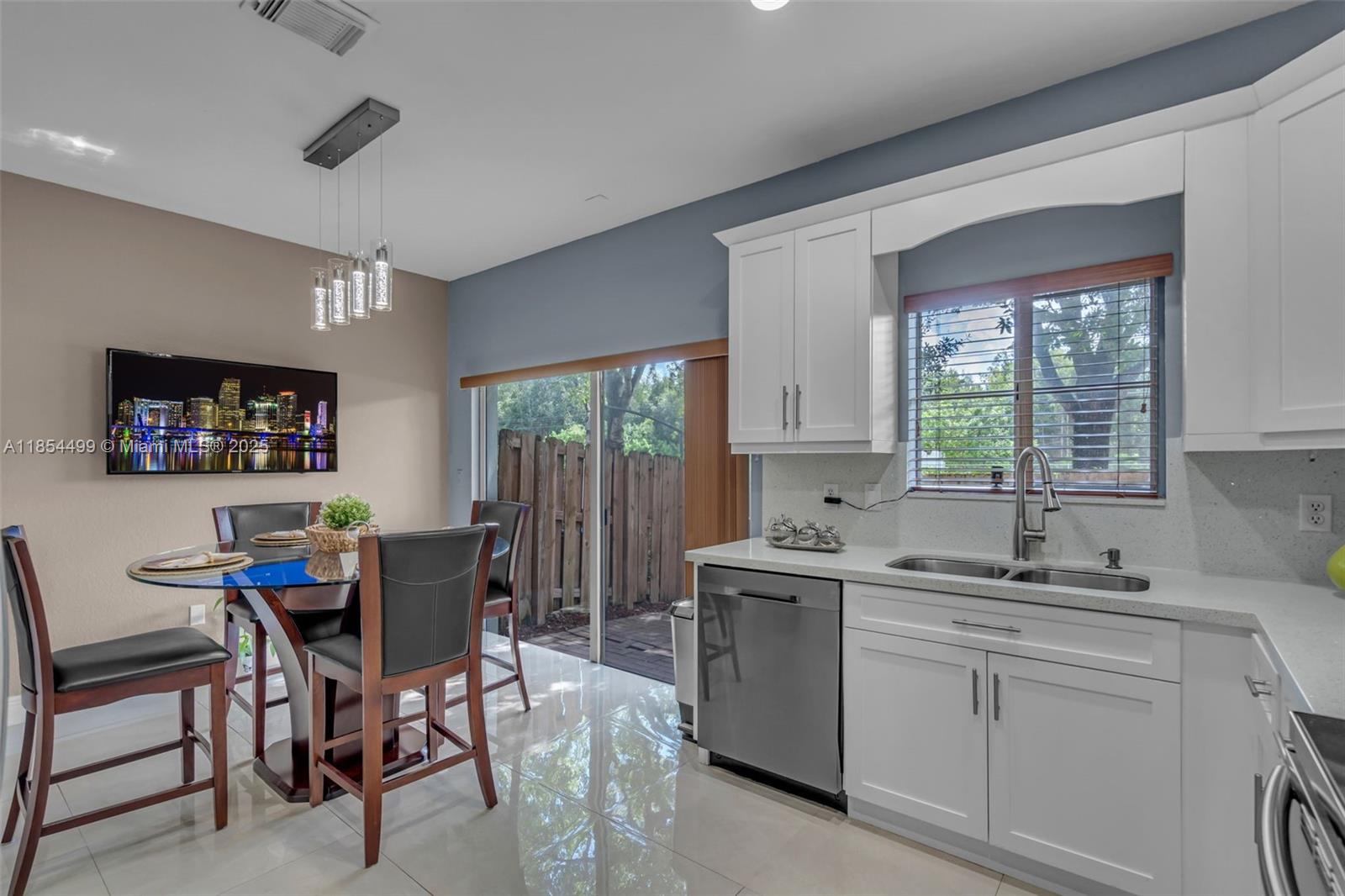 8401 NW 107th ct # 36 Unit: 4-36