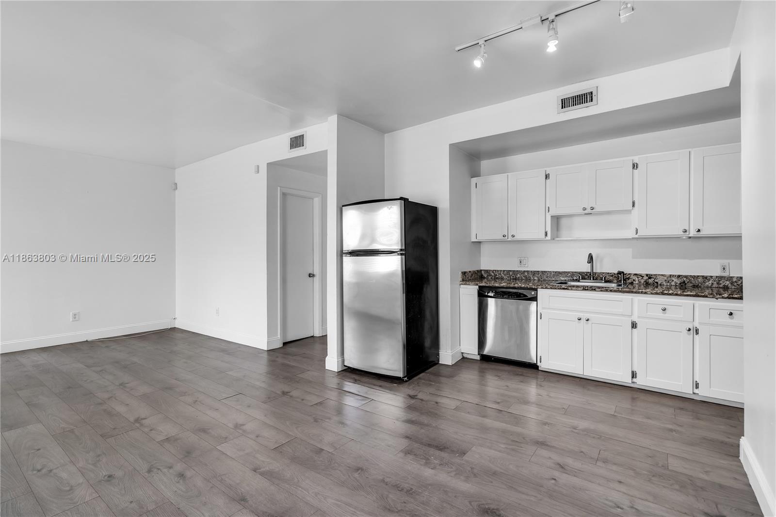 737 Jefferson Ave # 102