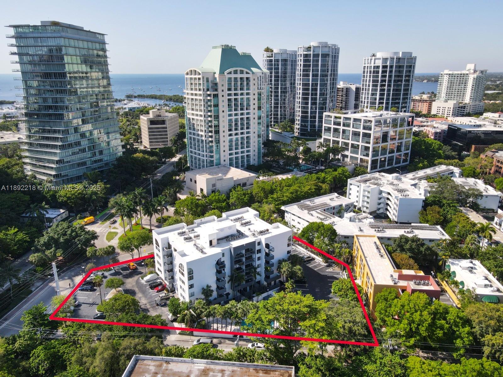 2715 Tigertail Ave # 403