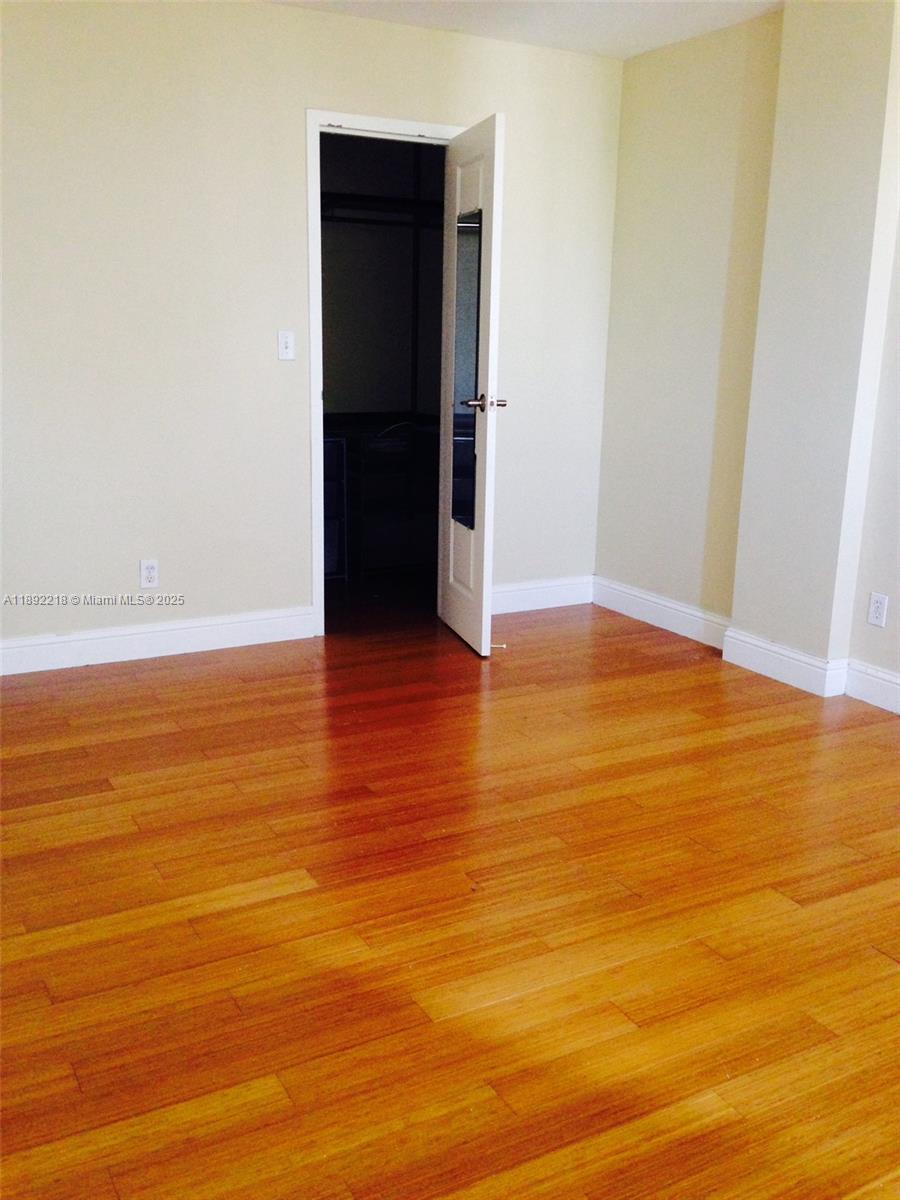 2715 Tigertail Ave # 403