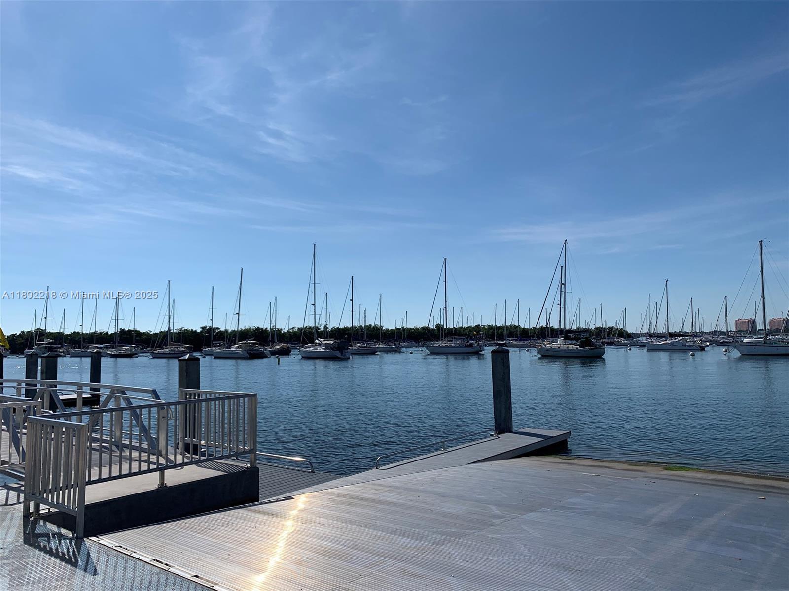 2715 Tigertail Ave # 403