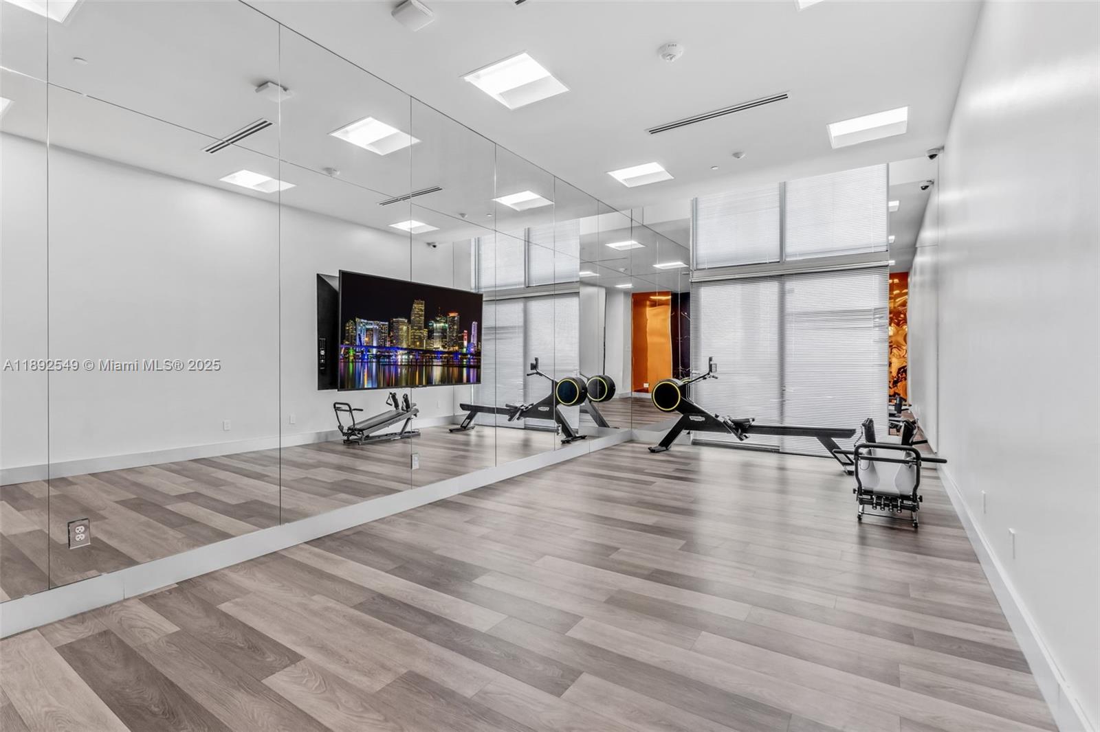 2000 Metropica Way # 2001