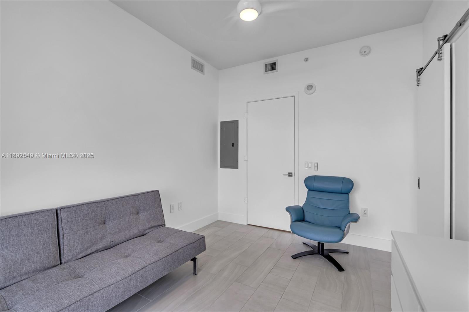 2000 Metropica Way # 2001