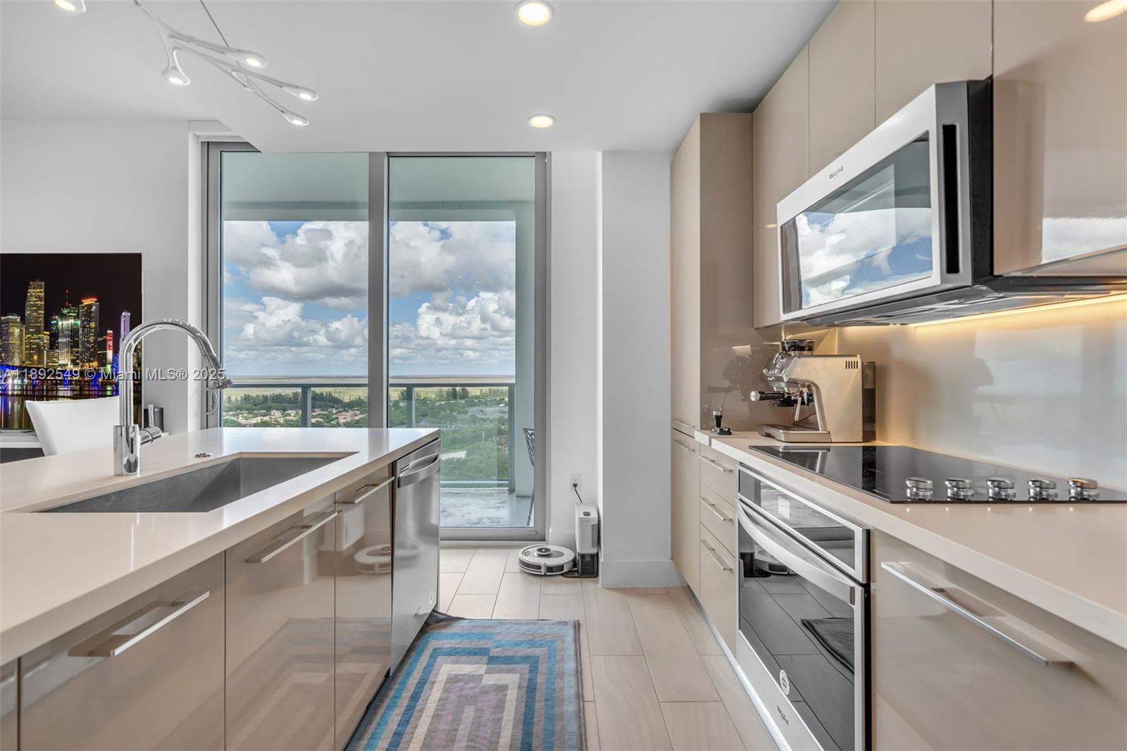 2000 Metropica Way # 2001